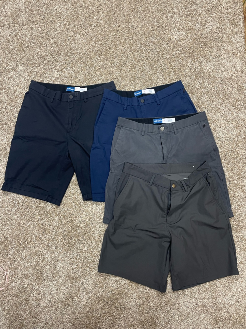 Old Navy ultimate tech slim shorts bundle size 30